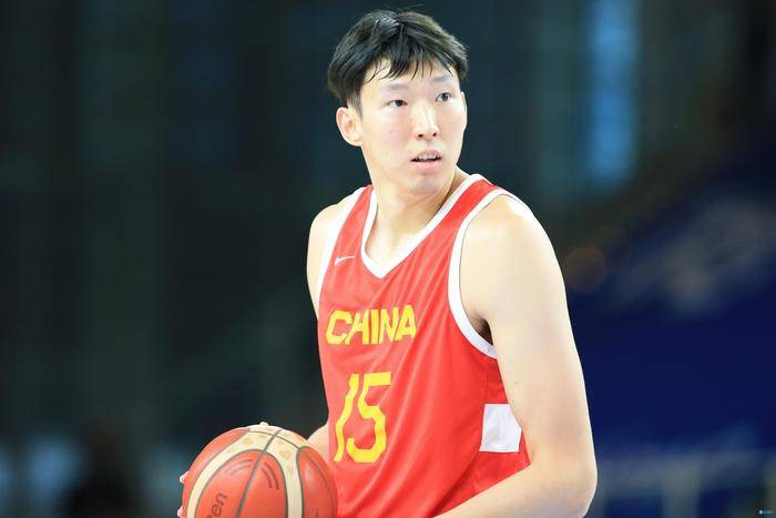 中央宣传部副部长、中央广播电视总台台长慎海雄在开幕式上致辞（图源：央视新闻）慎海雄在致辞中表示，习近平主席在上合组织阿斯塔纳峰会上指出，文明对话对促进世界和平和睦起到越来越重要的作用。