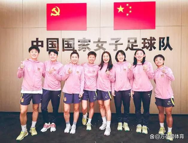海报以黑色为主，男主角连姆·尼森以侧面持枪颔首示人，表情与海报色调一样冷峻，在一个大大的数字“2 《飓风营救2》父女情大爆棚 续集猜想成热点 2012-10-11 正在全国热映的好莱坞动作大片《飓风营救2》成为了近期电影最热门的话题，焦点主要集中在这部由约60岁的连姆·尼森大叔重新披挂上阵展开的新一轮家人营救行动的续集，究竟能在票房上再创怎样的新高度。