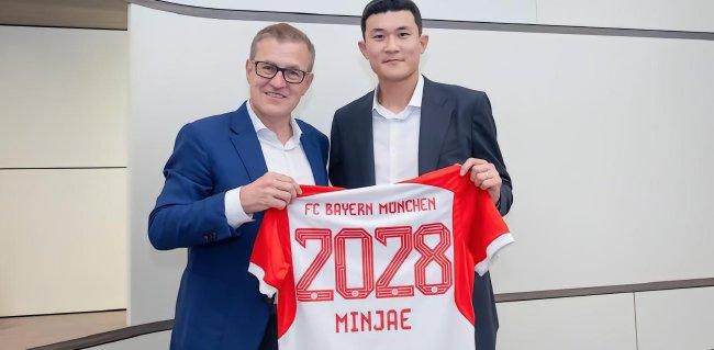 鲁妮长发挽成发髻，墨镜口罩遮面，看起来状态 “小丑”华金爱妻鲁妮玛拉出街 身材恢复到生子前 2021-02-25 当地时间2月24日，美国加州，“小丑”华金·菲尼克斯的未婚妻鲁妮·玛拉现身街头，独自街头血拼，大包小包满载而归。