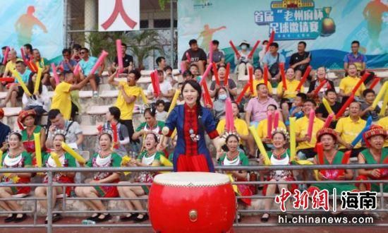 王家卫监制《一杯上路》曝海报 揭露邂逅相恋往事 2023-03-22 由王家卫监制，泰国导演纳塔吾·彭皮里亚（代表作《天才枪手》）执导的电影《一杯上路》即将于4月1日全国上映。