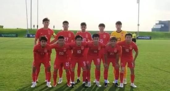 CCTV6 VIP影院 全部 电影 电视剧 影人 视频 图片 新闻 更新时间 所有 1小时内 今日内 1周内 1个月内 从资讯频道搜索 结果 194952 条 《新闻女王2》预测年底正式开机 保留原班人马加入美女主播 2024-04-12 《新闻女王2》预测年底正式开机 保留原班人马加入美女主播 《海扁王2》曝新剧照 将军发威超杀女小巷砍人 2013-07-29 由杰夫·瓦德洛执导，科洛·莫瑞兹、亚伦·泰勒-约翰逊主演的《海扁王2》日前曝光了多张最新剧照，金·凯瑞饰演的“上校”在赌场大显神威，“超杀女”莫瑞兹小巷砍倒数人，克里斯托夫·梅兹-普莱瑟饰演反派“红 《新闻女王》发布会 佘诗曼马国明现场“互呛” 2023-11-17 11月16日，由优酷、TVB出品的剧集《新闻女王》在北京举办开播发布会，佘诗曼、马国明、李施嬅、何依婷出席活动。