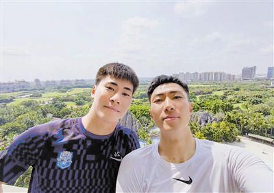 《大耳朵图图之霸王龙在行动》在 上一页12345.