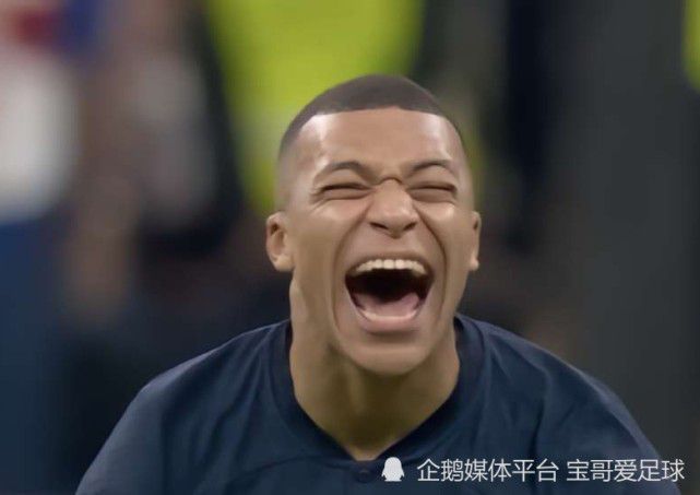 采访中，我们的摄影机常常追不上他敏捷的步伐。