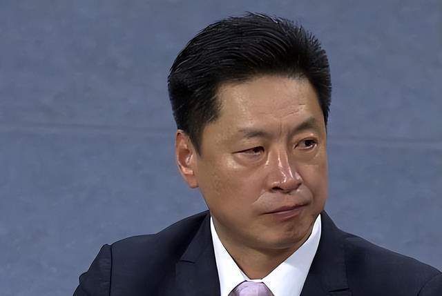 张艺谋因《归来》与巩俐戛纳再相聚 陈道明随行 2014-05-20 19日在北京，张艺谋、 陈道明亮相首都机场T3航站楼，准备出发前往法国参加第67届戛纳电影节。
