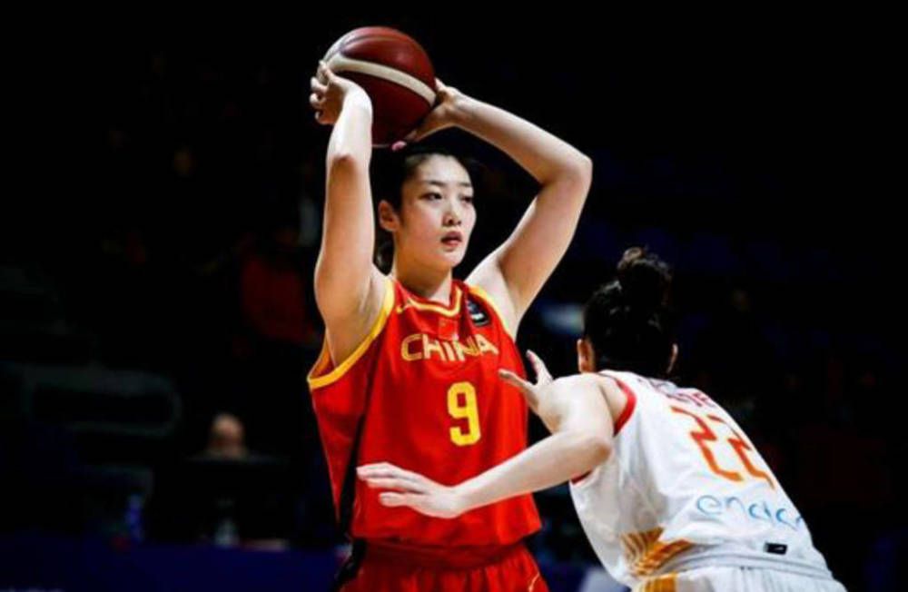 “百合奖”体现电影频道对电视电影这一崭新影视品种的扶持和导向；