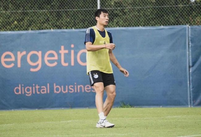 格伦·克洛斯、莎拉·保罗森、泰亚娜·泰勒、金·卡戴珊、妮... 法鲨归来！
