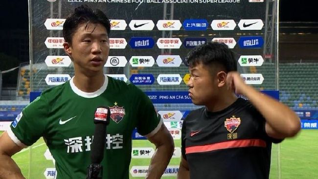 奥兰多也是球鞋牛 奥兰多·布鲁姆留名星光大道 可儿缺席儿子助阵 2014-04-03 洛杉矶当地时间4月2日，“精灵王子”奥兰多·布鲁姆留名好莱坞星光大道。